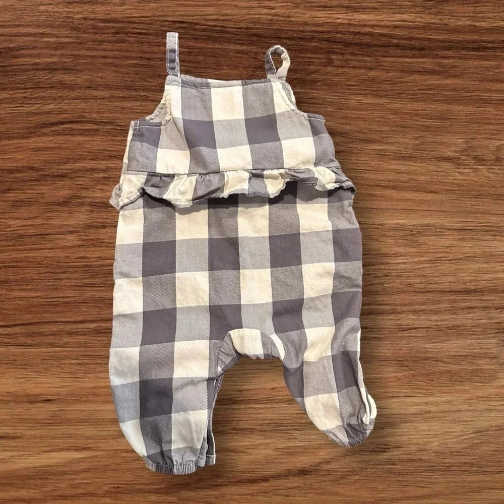 Carter’s Baby Jumpsuit Girls Size Newborn - Picture 2 of 5